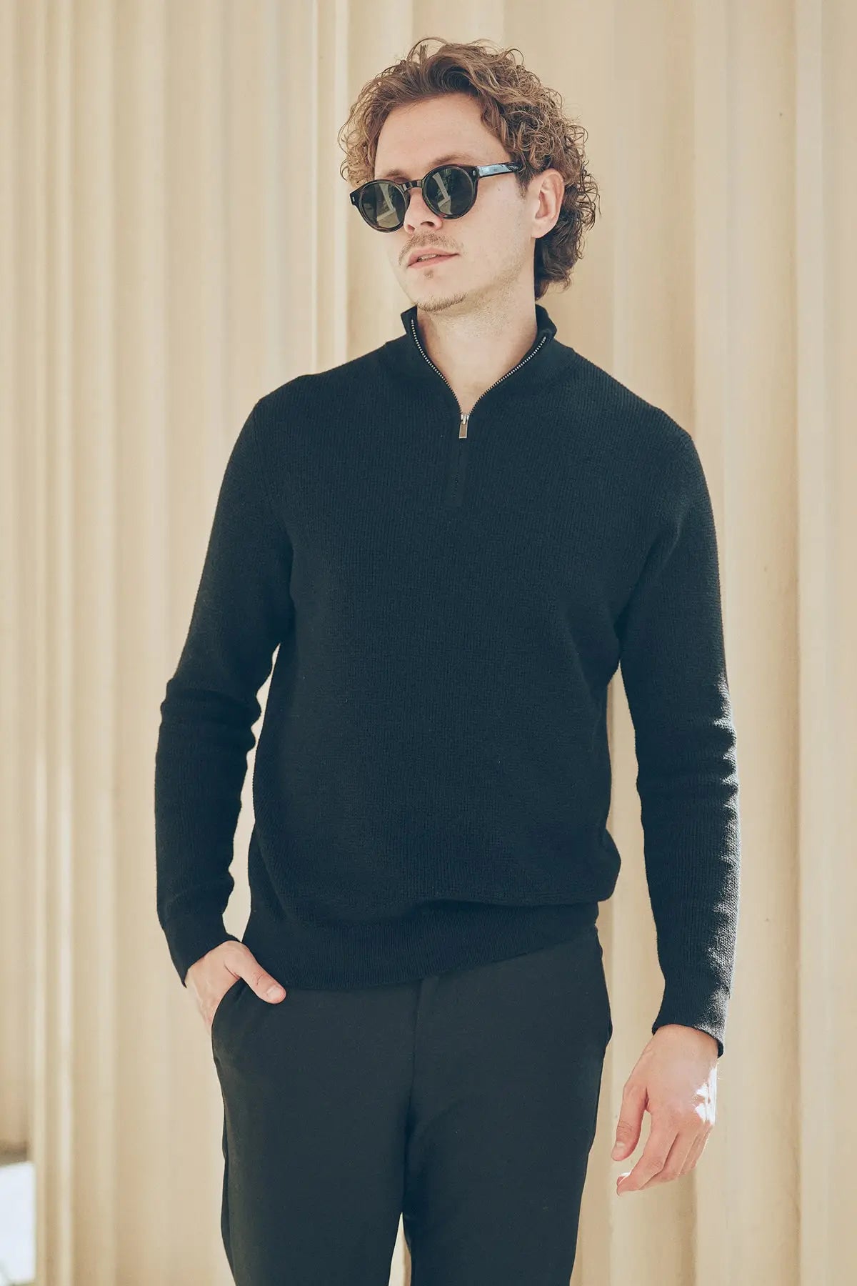 Peak Waffle Zipper Pullover Black